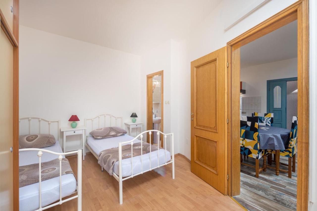 Apartment Sandra Супетарска-Драга Экстерьер фото